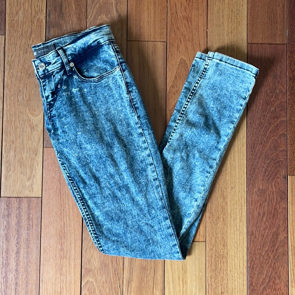 Levi’s Distressed Wash Skinny Jeans